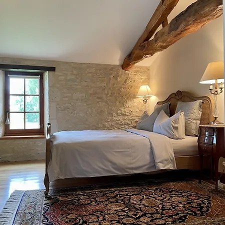 Couette-café Chateau Masburel 4*